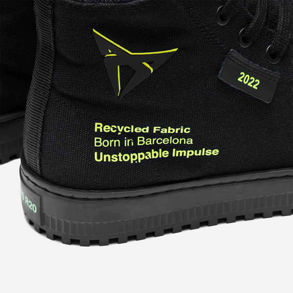 Mikakus Born x CUPRA Black