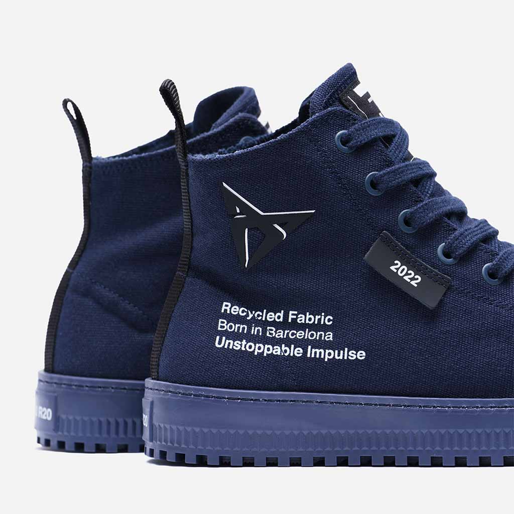 Mikakus Born x CUPRA Petrol Blue