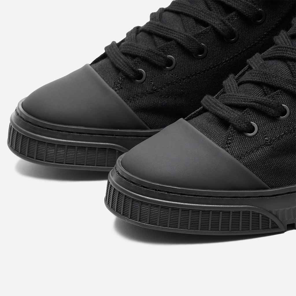 Mikakus Born x CUPRA Black